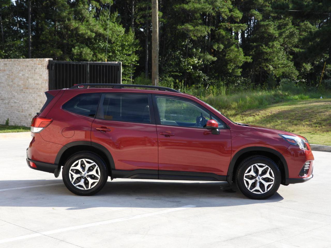 Used 2023 Subaru Forester Premium AWD/4WD image 42