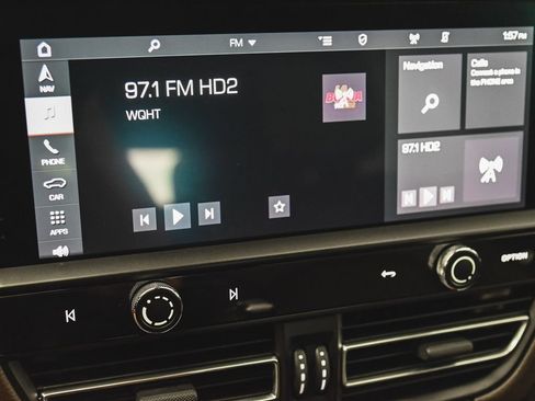 Used 2022 Porsche Macan AWD/4WD image 23