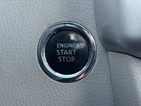 Used 2018 Toyota Highlander Limited image 24