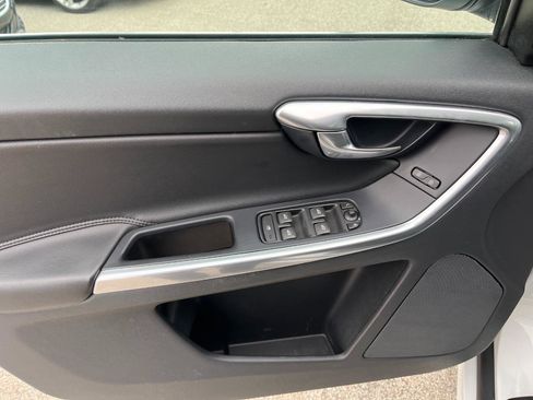 Used 2016 Volvo XC60 T5 Premier image 20
