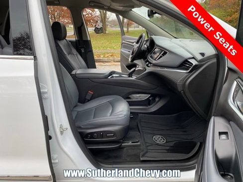 Used 2021 Buick Enclave Premium image 16