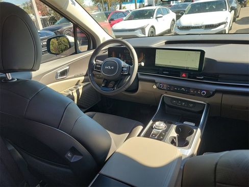 New 2026 Kia Carnival EX image 13