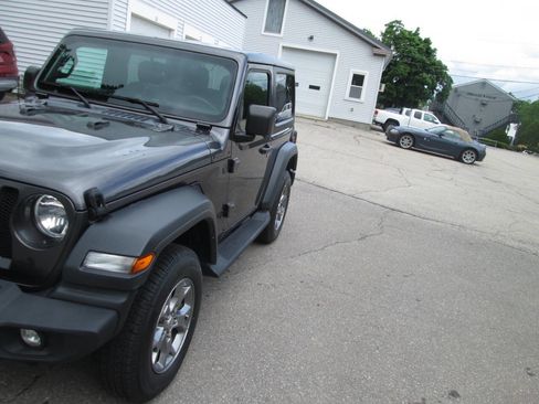 Used 2023 Jeep Wrangler 4WD Sport image 7