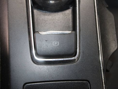 Used 2020 Ford Fusion SE FWD image 40