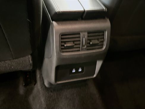 Used 2025 Nissan Rogue SV image 27