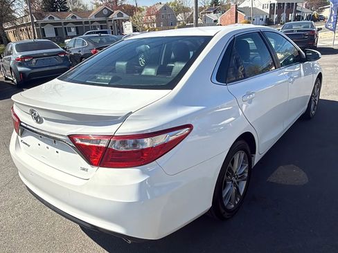 Used 2017 Toyota Camry SE FWD image 11