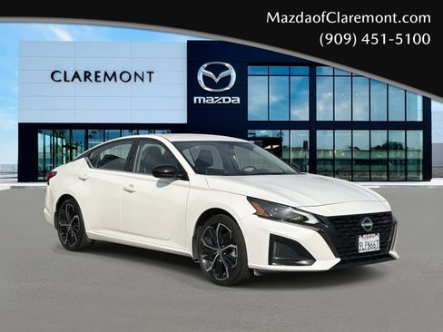 Used 2024 Nissan Altima 2.5 SR image 1