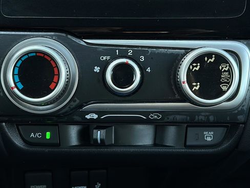 Used 2016 Honda Fit EX image 22