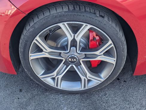 Used 2019 Kia Stinger GT2 image 13