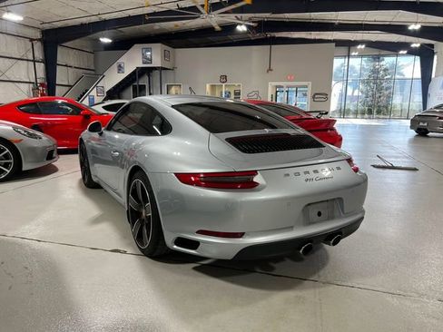 Used 2017 Porsche 911 Carrera RWD image 2
