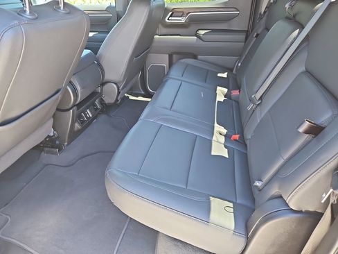 Used 2025 GMC Sierra 1500 SLT image 17