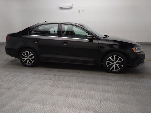 Used 2017 Volkswagen Jetta SE FWD image 11