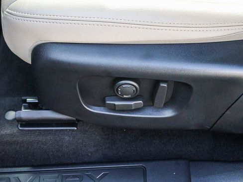 Used 2024 Land Rover Discovery Sport S image 31