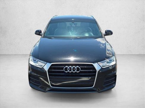 Used 2017 Audi Q3 2.0T Premium Plus w/ Premium Plus Package FWD image 2