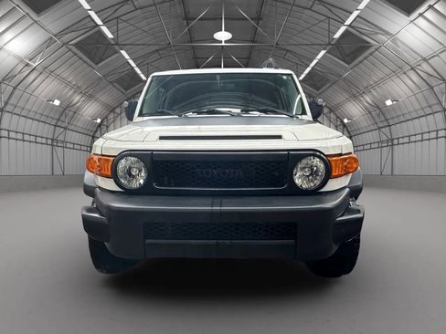 Used 2011 Toyota FJ Cruiser Sport Utility 2D image 8