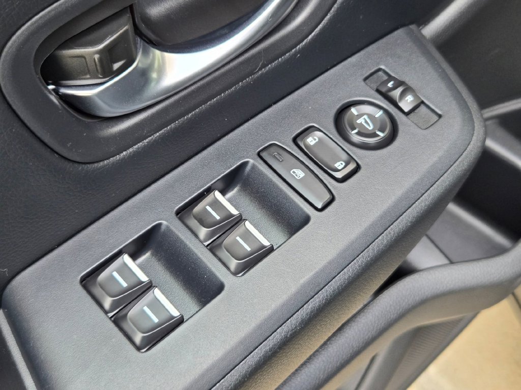 Used 2023 Honda Pilot Touring image 12