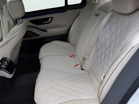Certified 2025 Mercedes-Benz S 580 4MATIC Sedan image 42
