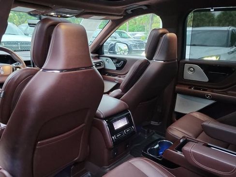 Certified 2024 Lincoln Aviator Black Label AWD/4WD image 12