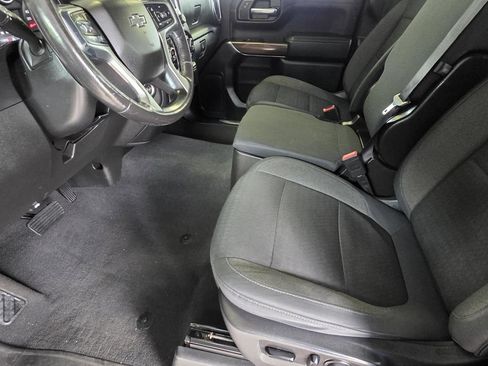 Used 2019 Chevrolet Silverado 1500 LT Trail Boss w/ Convenience Package AWD/4WD image 7
