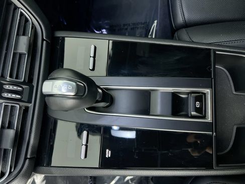 Used 2024 Porsche Macan w/ Premium Plus Package AWD/4WD image 18