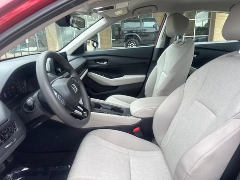 Certified 2025 Honda Accord LX image 8