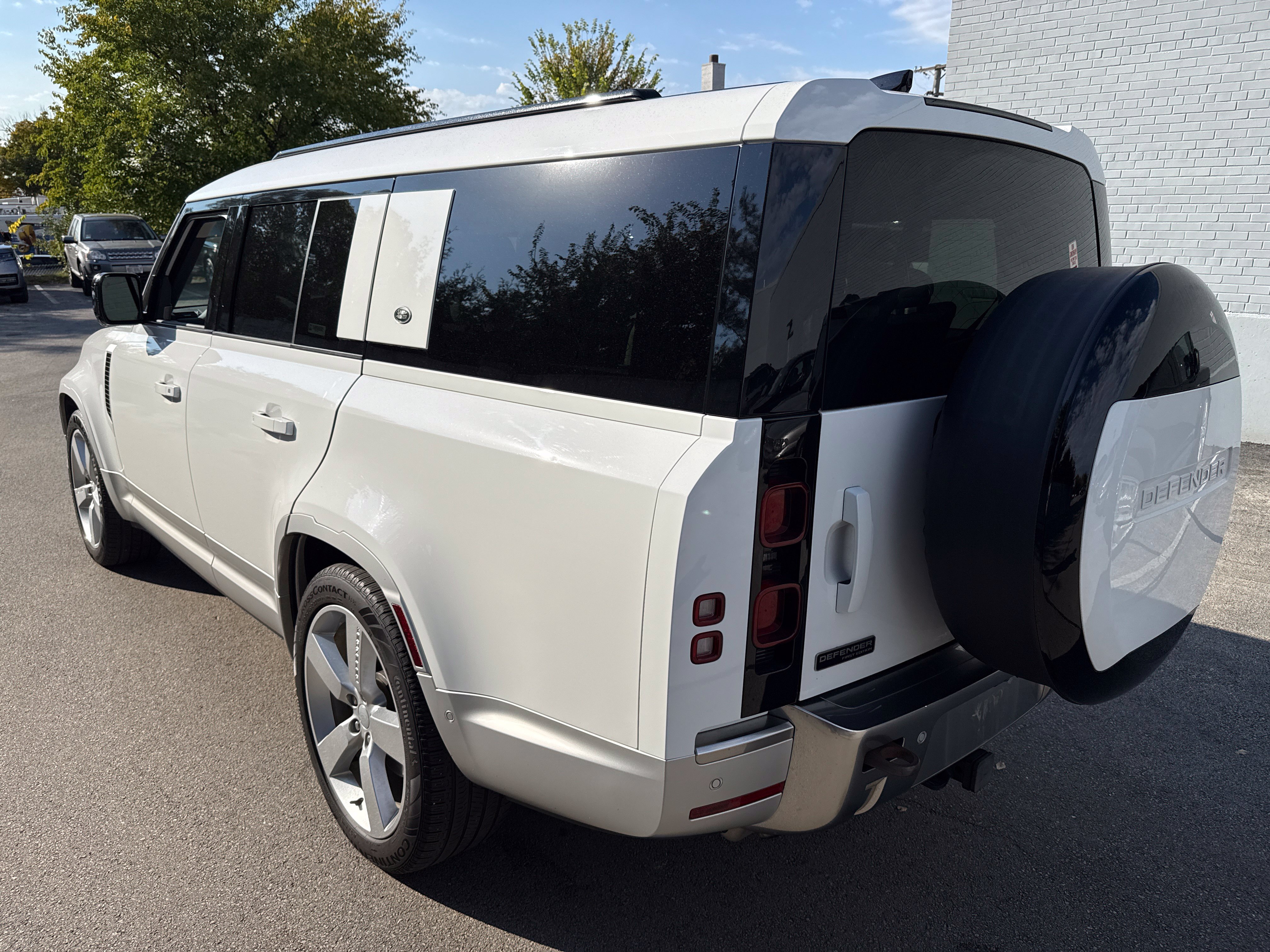 Used 2023 Land Rover Defender 130 First Edition AWD/4WD image 3