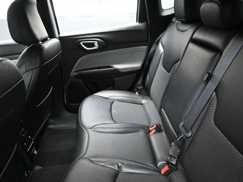 Used 2024 Jeep Compass Latitude AWD/4WD image 23