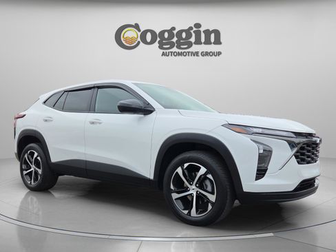 Used 2024 Chevrolet Trax RS w/ Driver Confidence Package image 8