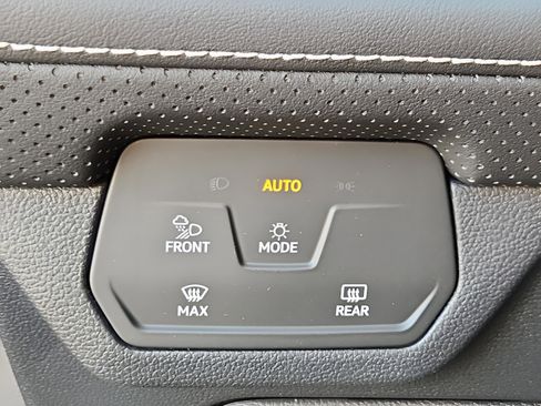 New 2026 Volkswagen Atlas Cross Sport SEL Premium R-Line AWD/4WD image 19