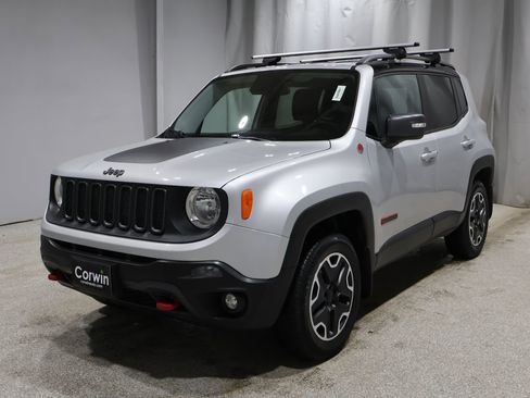 Used 2015 Jeep Renegade Trailhawk image 7
