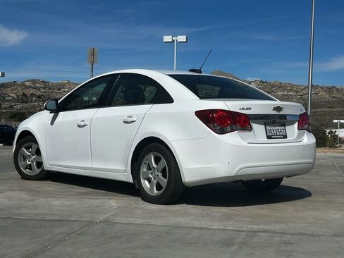 Used 2016 Chevrolet Cruze LT w/ Technology Package image 4
