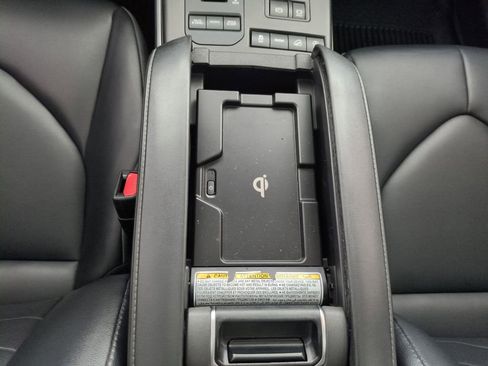 Used 2022 Toyota Highlander XLE image 28