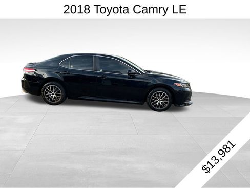 Used 2018 Toyota Camry LE image 2