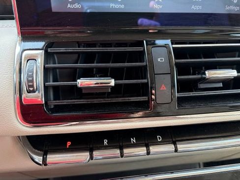Used 2019 Lincoln Navigator Reserve AWD/4WD image 20