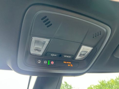 Used 2023 Chevrolet Traverse LS FWD image 58