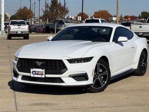 Certified 2025 Ford Mustang Coupe image 2