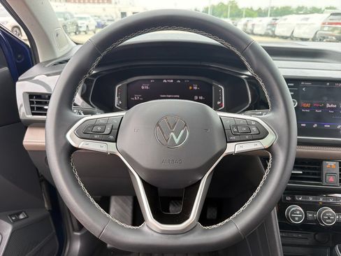Certified 2023 Volkswagen Taos SEL AWD/4WD image 11
