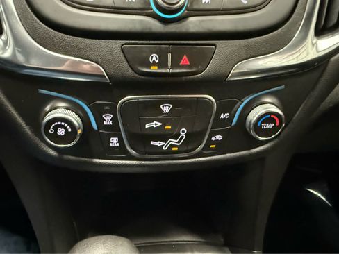 Used 2023 Chevrolet Equinox LT image 29