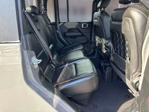Used 2020 Jeep Gladiator Rubicon AWD/4WD image 16