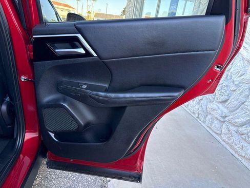 Used 2023 Mitsubishi Outlander SE FWD image 30