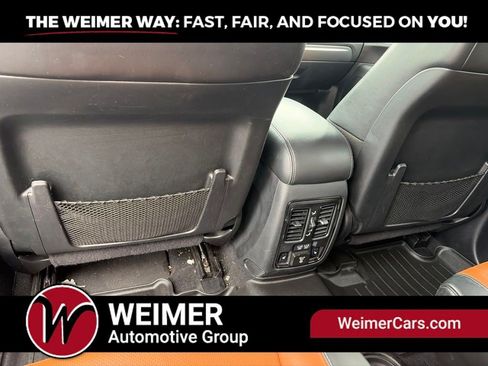 Used 2019 Dodge Durango R/T w/ Technology Group AWD/4WD image 17
