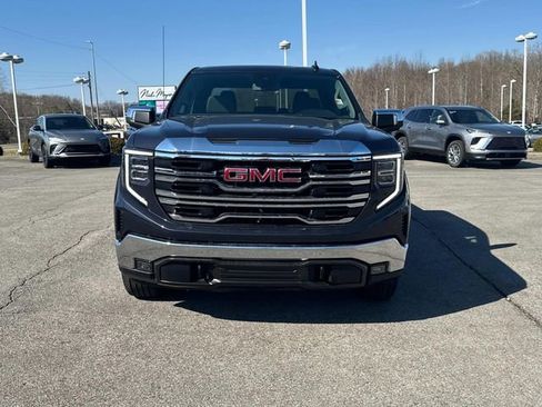 Certified 2025 GMC Sierra 1500 SLT image 9