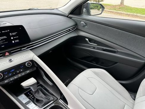 Used 2023 Hyundai Elantra Limited FWD image 28