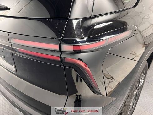 New 2026 Chevrolet Traverse LT w/ Sun and Wheel Package FWD image 15