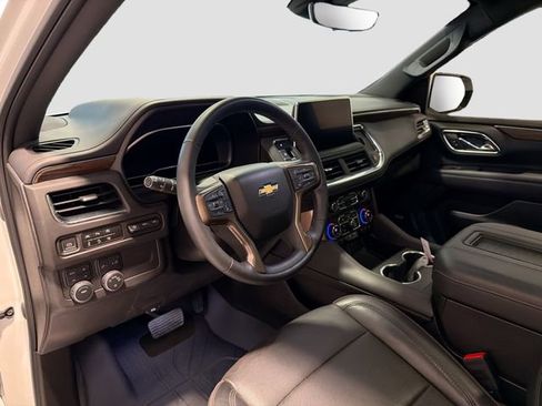 Used 2023 Chevrolet Tahoe High Country w/ Premium Package 2 AWD/4WD image 9