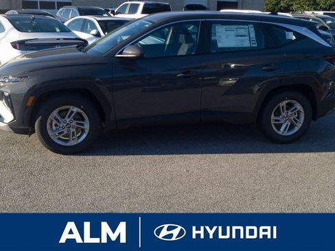 New 2026 Hyundai Tucson SE image 8
