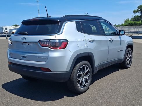 Certified 2025 Jeep Compass Limited AWD/4WD image 6