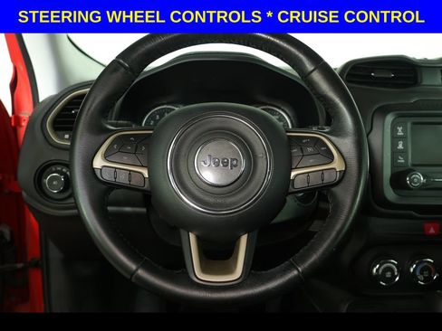 Used 2017 Jeep Renegade Latitude FWD image 2