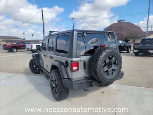 Used 2019 Jeep Wrangler Unlimited Sport S image 5