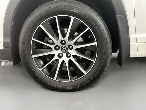Used 2018 Toyota Highlander SE AWD/4WD image 33